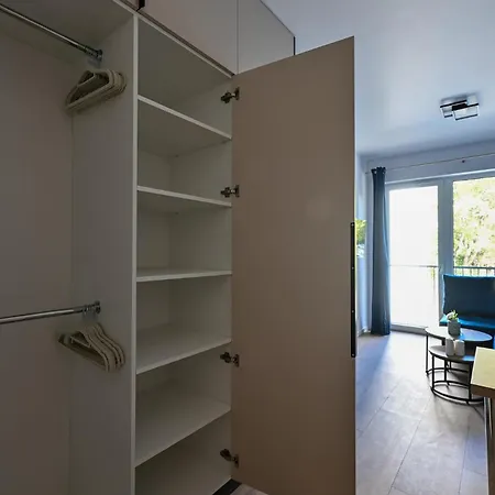 Blue Garden By Fengshui4u, Prywatny Ogrodek, Bezplatny Parking, Nowy Budynek, Dostep Na Kod Apartman *
